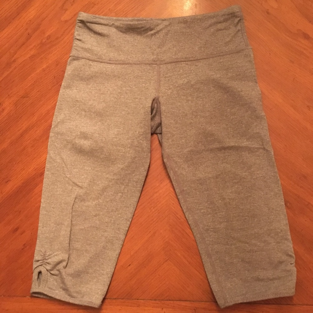 Lululemon Gray short Capri size 6